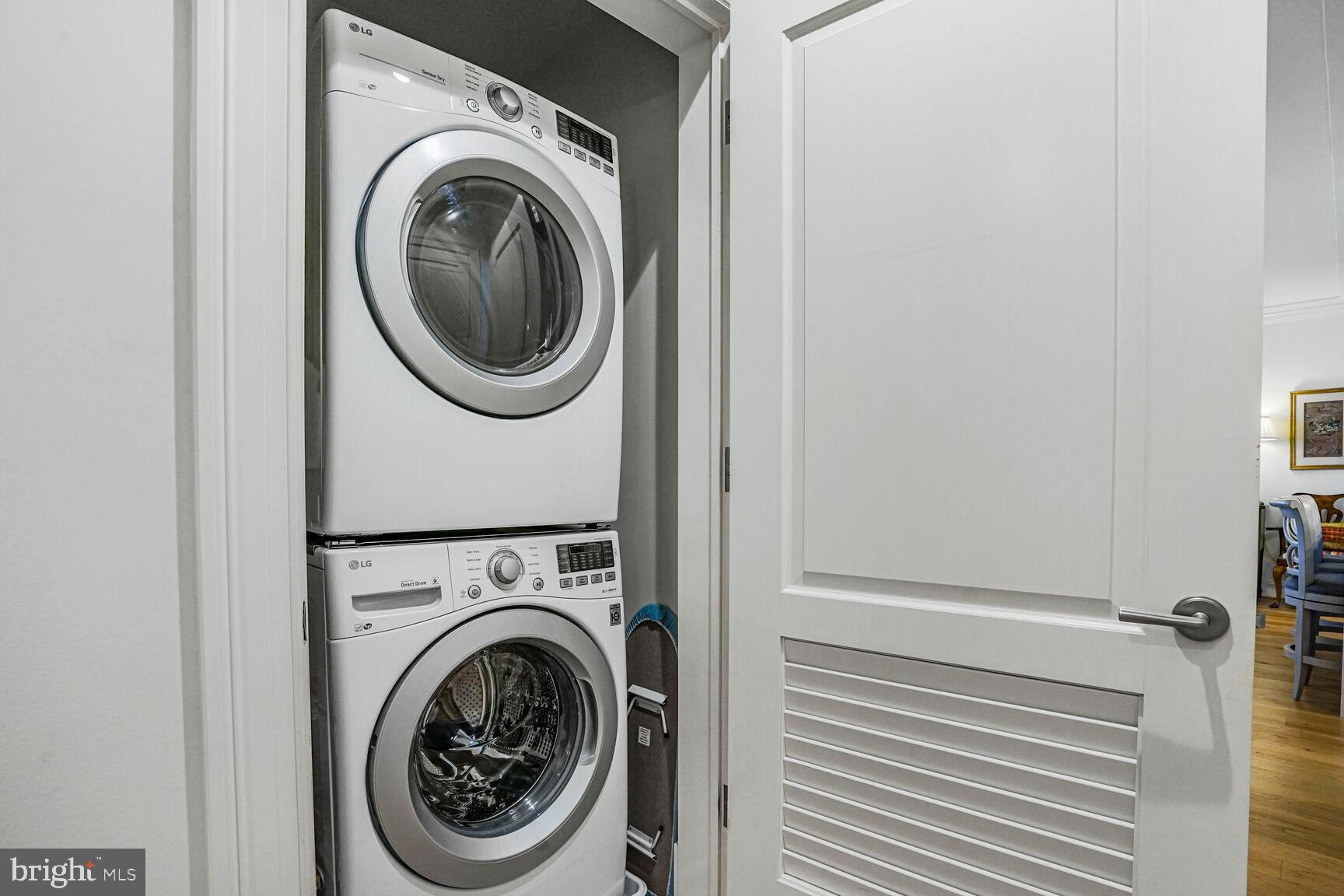 THE SIGNET - Residential