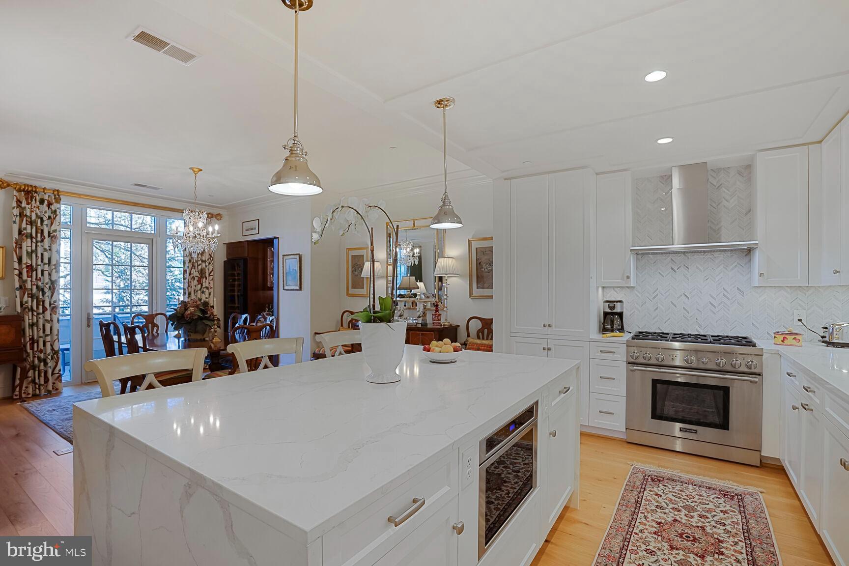 THE SIGNET - Residential