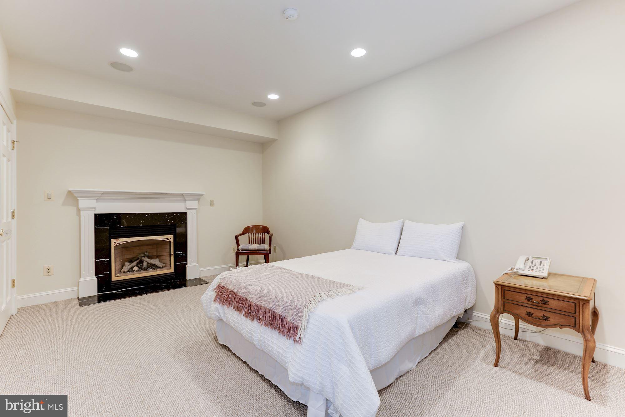 TOWN OF LEESBURG - Residential