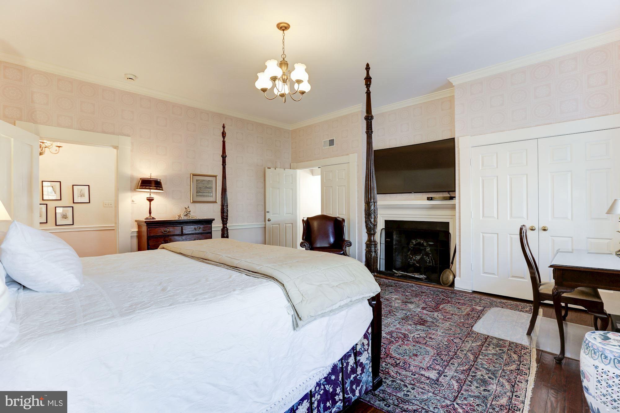 TOWN OF LEESBURG - Residential