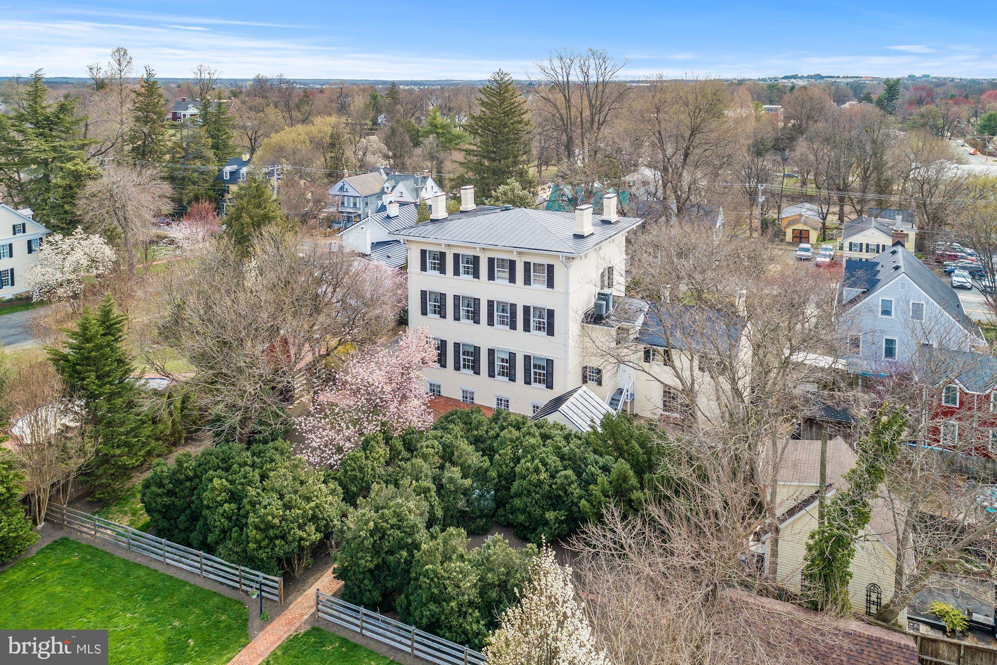 TOWN OF LEESBURG - Residential