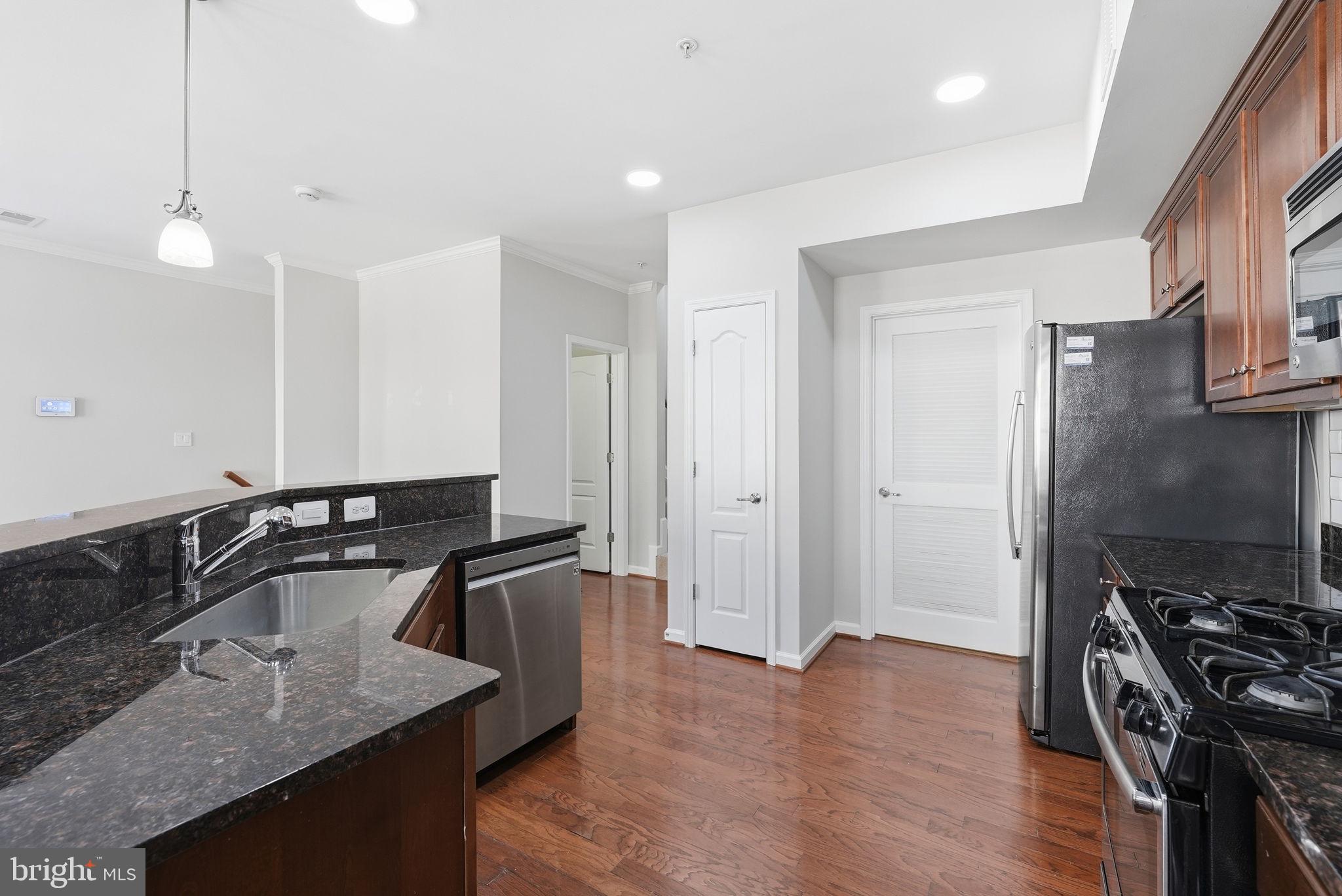 DANE RIDGE CONDO - Residential