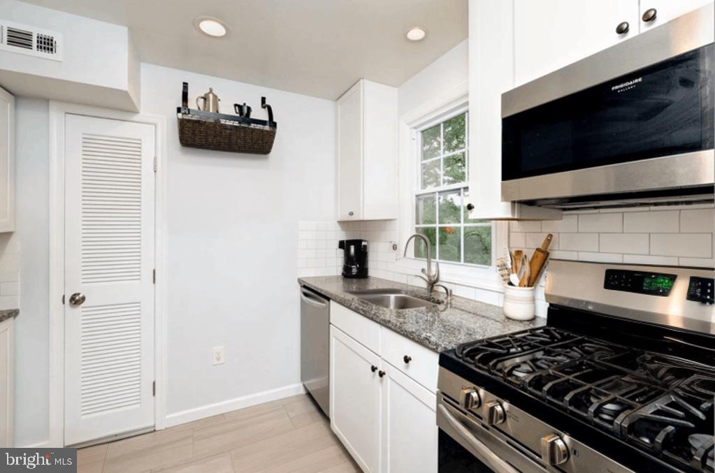 10904 DEVIN PLACE