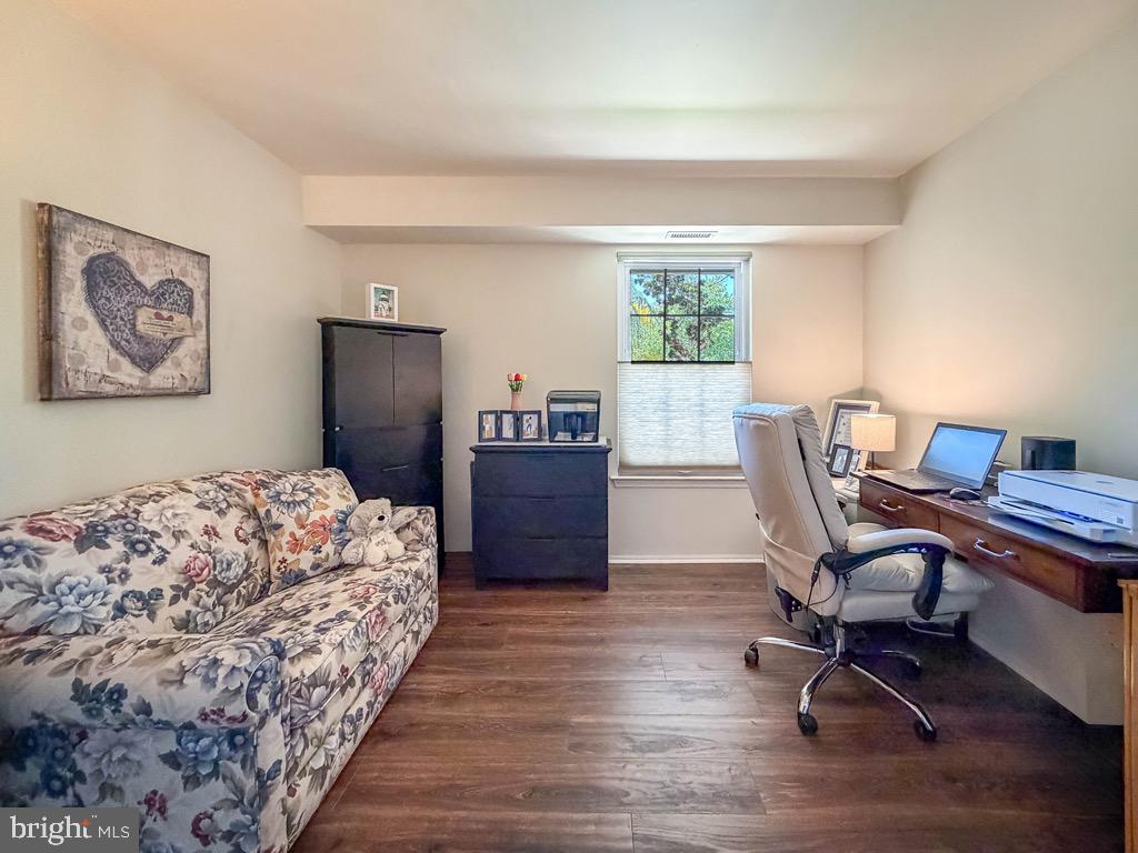 SOCIETY PL - Residential