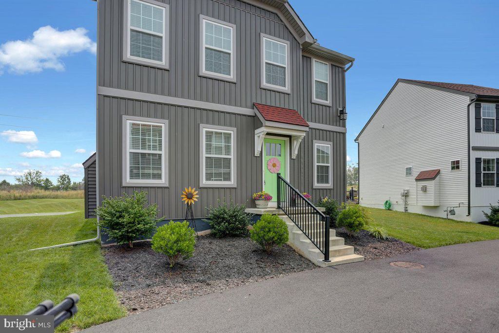 Photo of 19 BITTENDORF WAY, REINHOLDS, PA 17569 (MLS # PALA2037148)