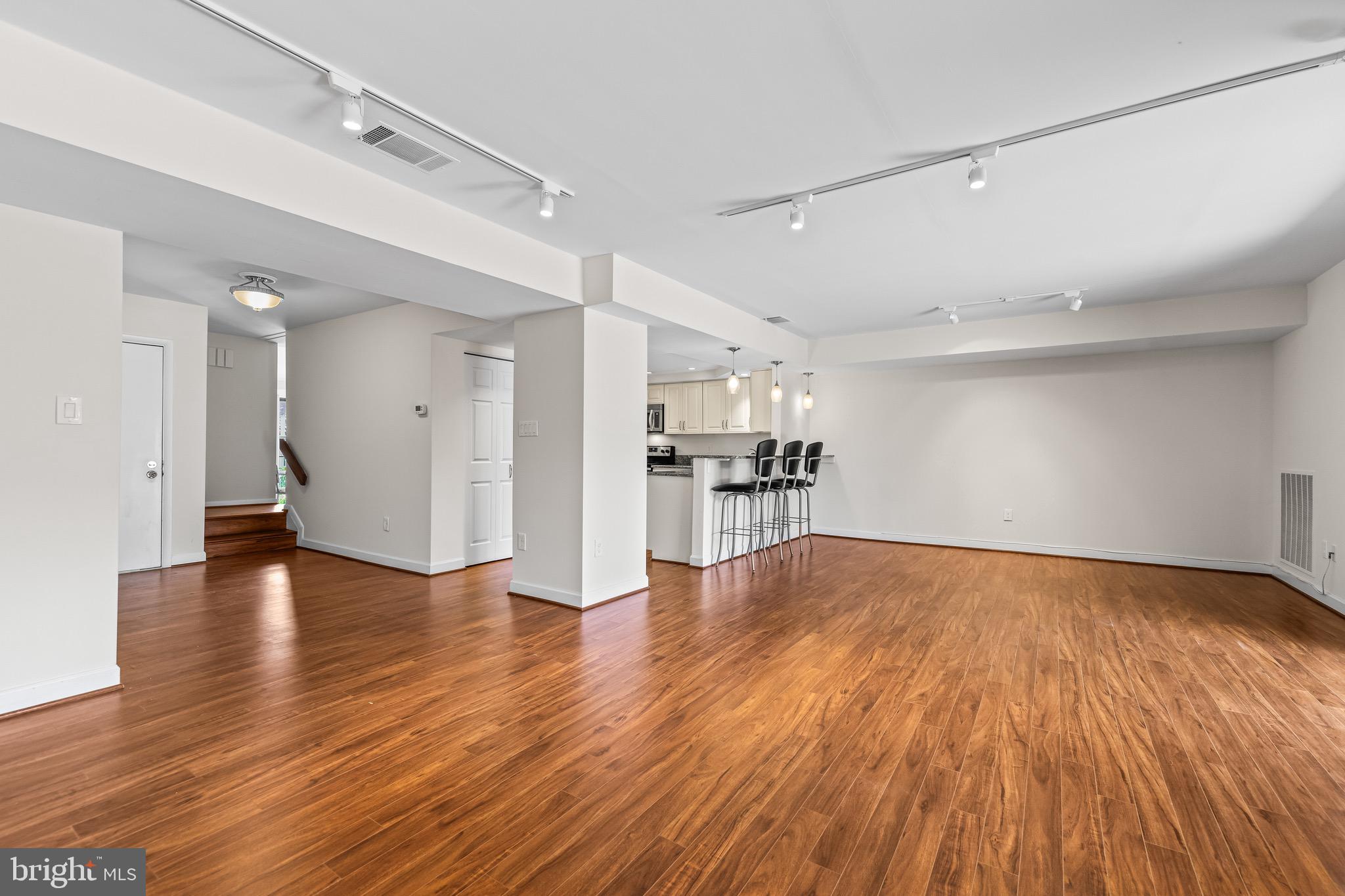 ANNEN WOODS - Residential