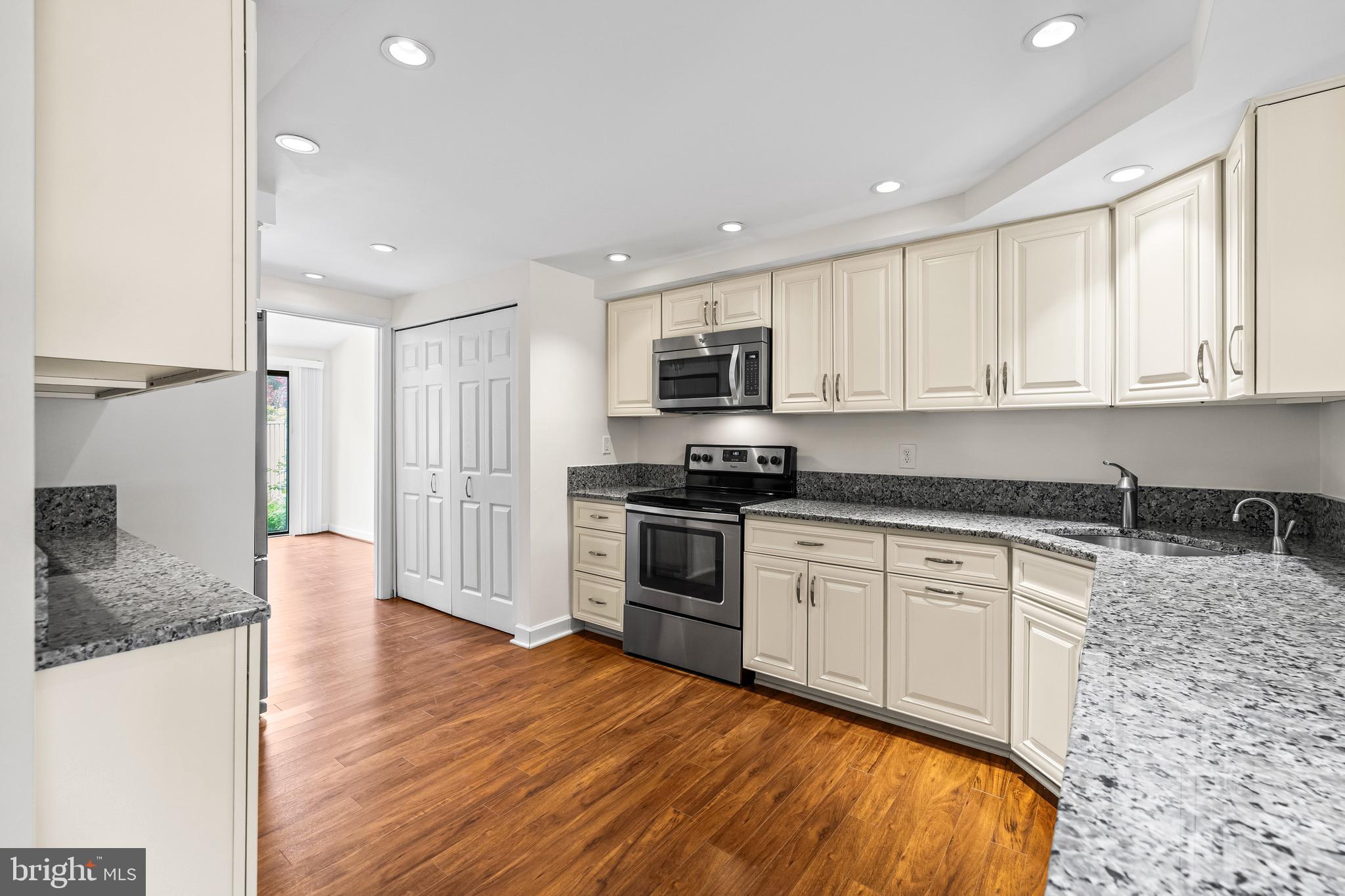 ANNEN WOODS - Residential