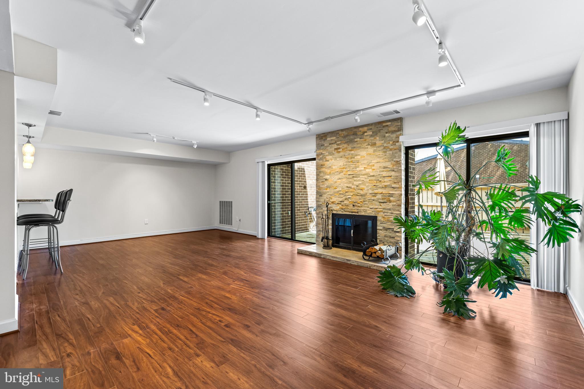 ANNEN WOODS - Residential