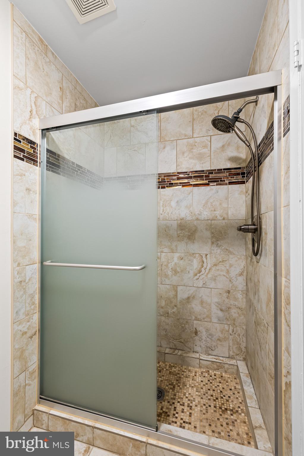 ANNEN WOODS - Residential