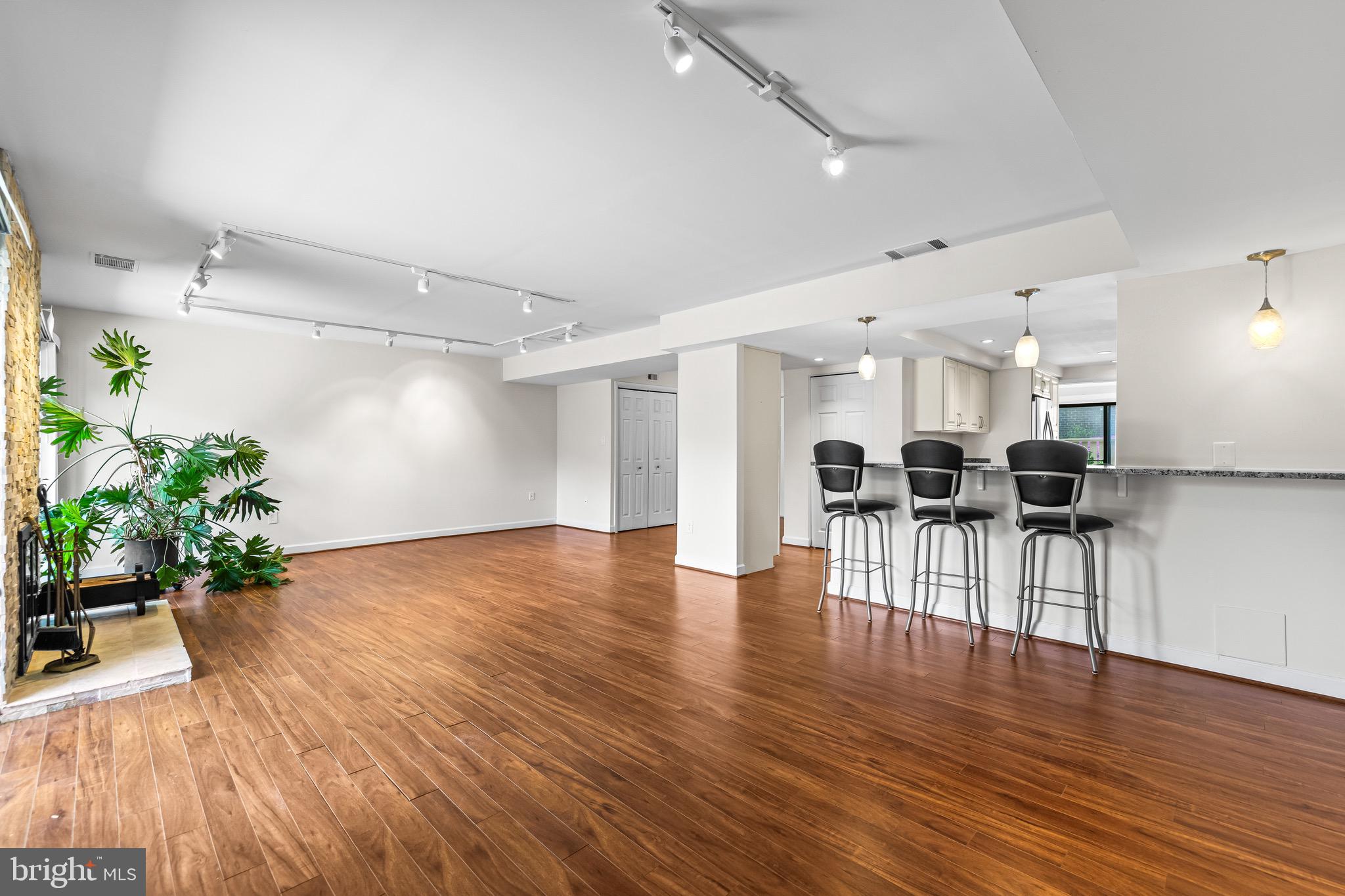 ANNEN WOODS - Residential