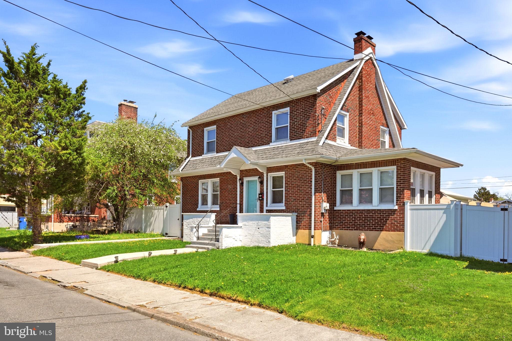 901 N WAHNETA STREET