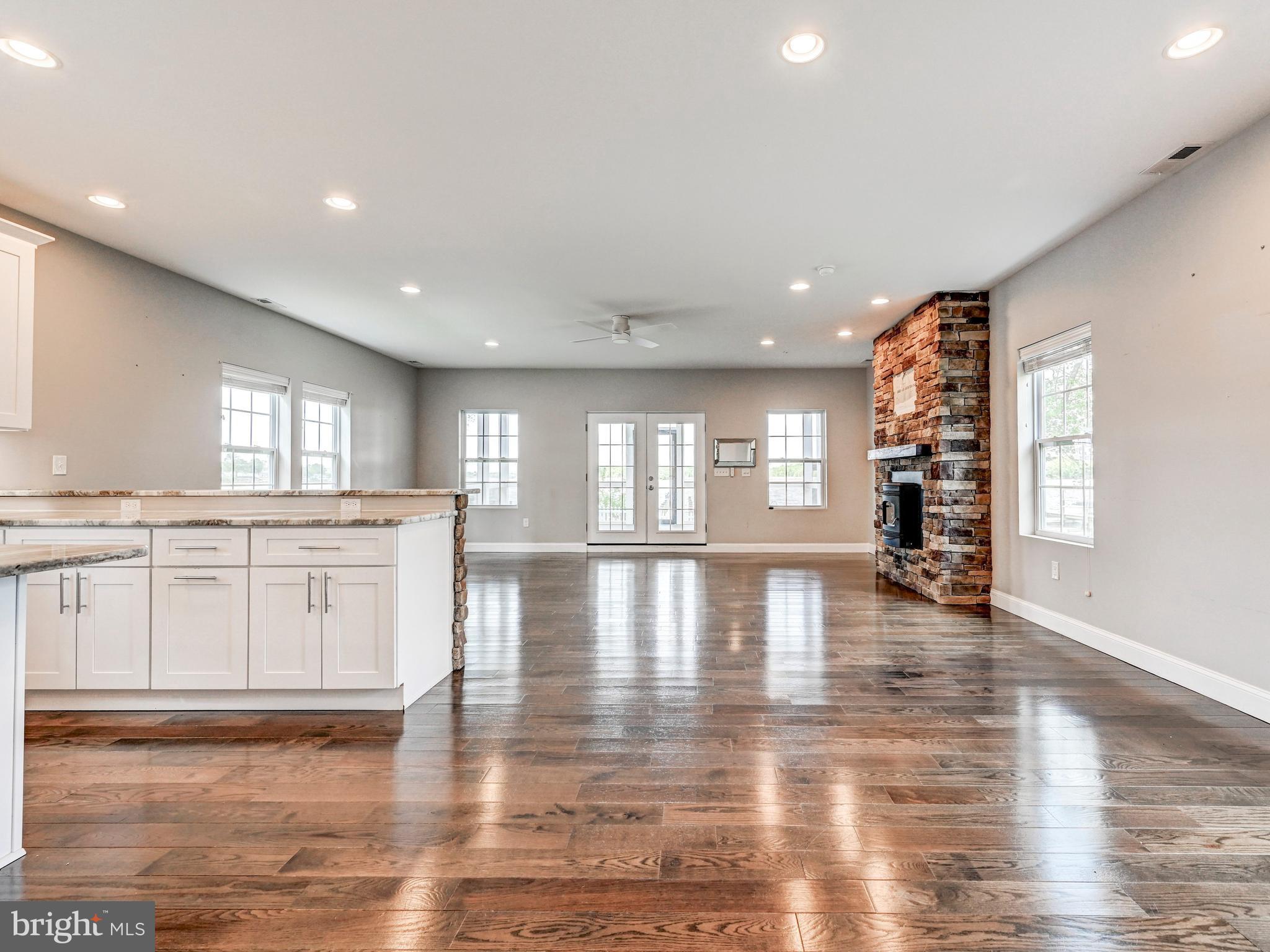 WEST TWIN RIVER - Residential
