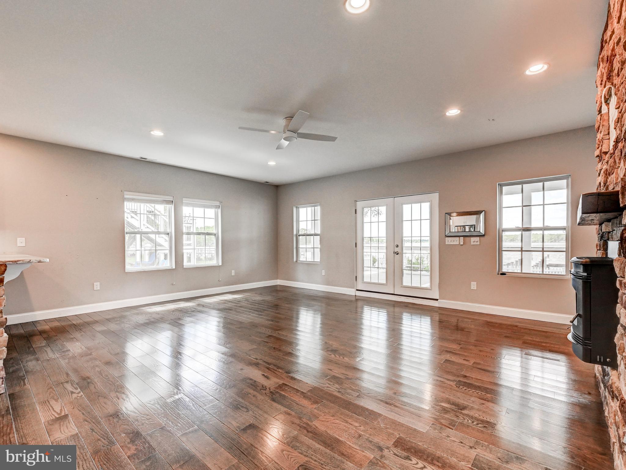 WEST TWIN RIVER - Residential