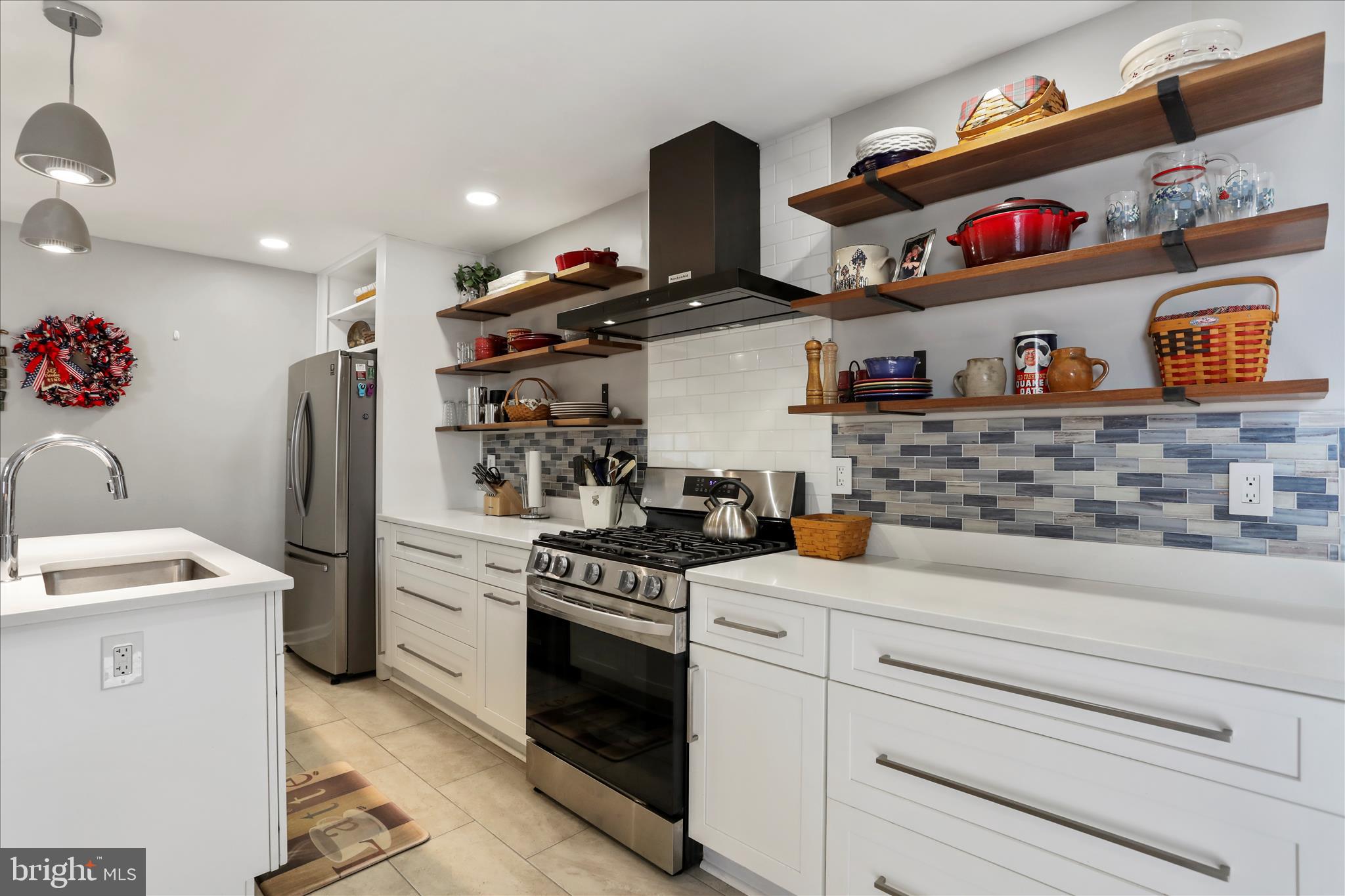 PENN NATIONAL ESTATES - Residential