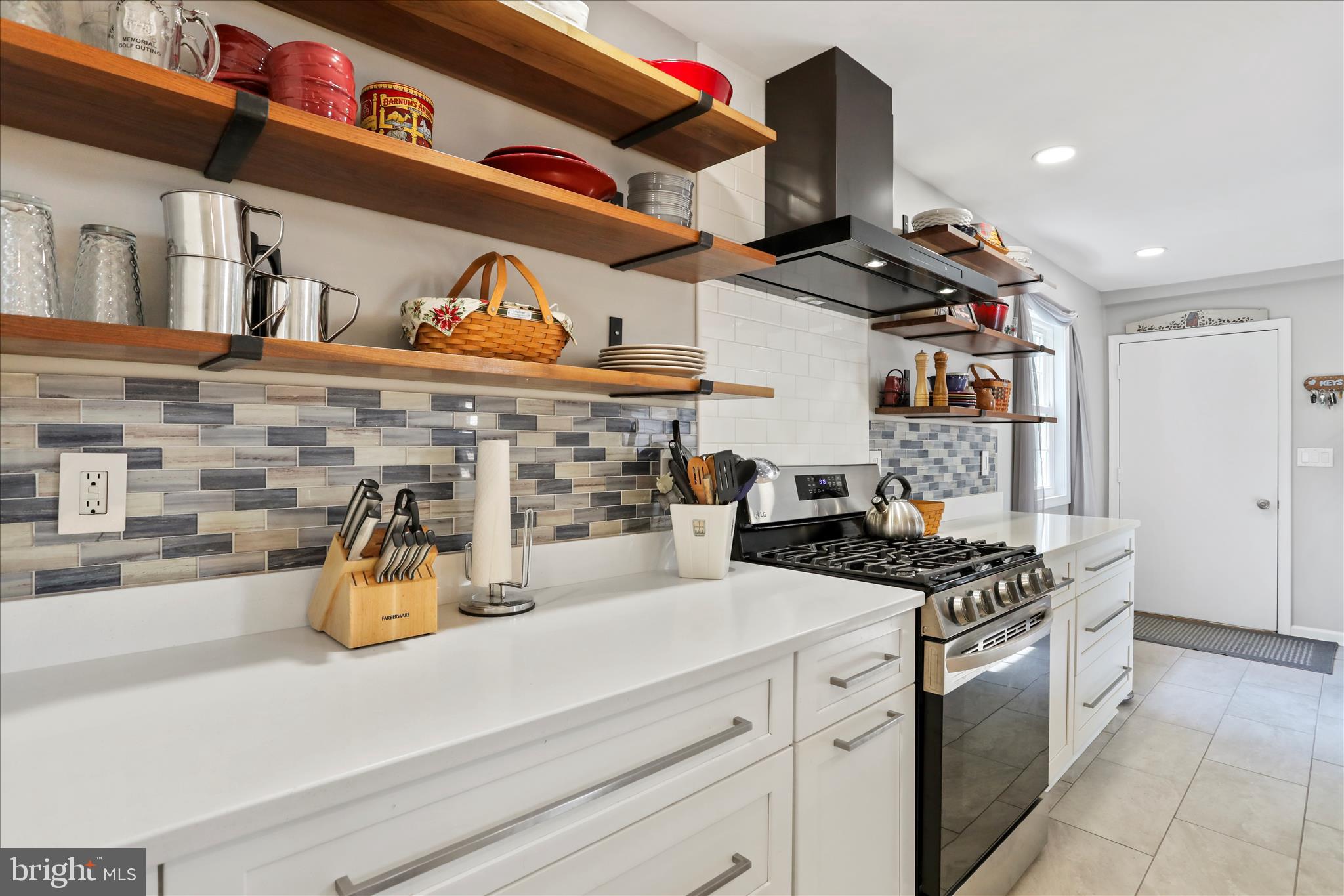 PENN NATIONAL ESTATES - Residential