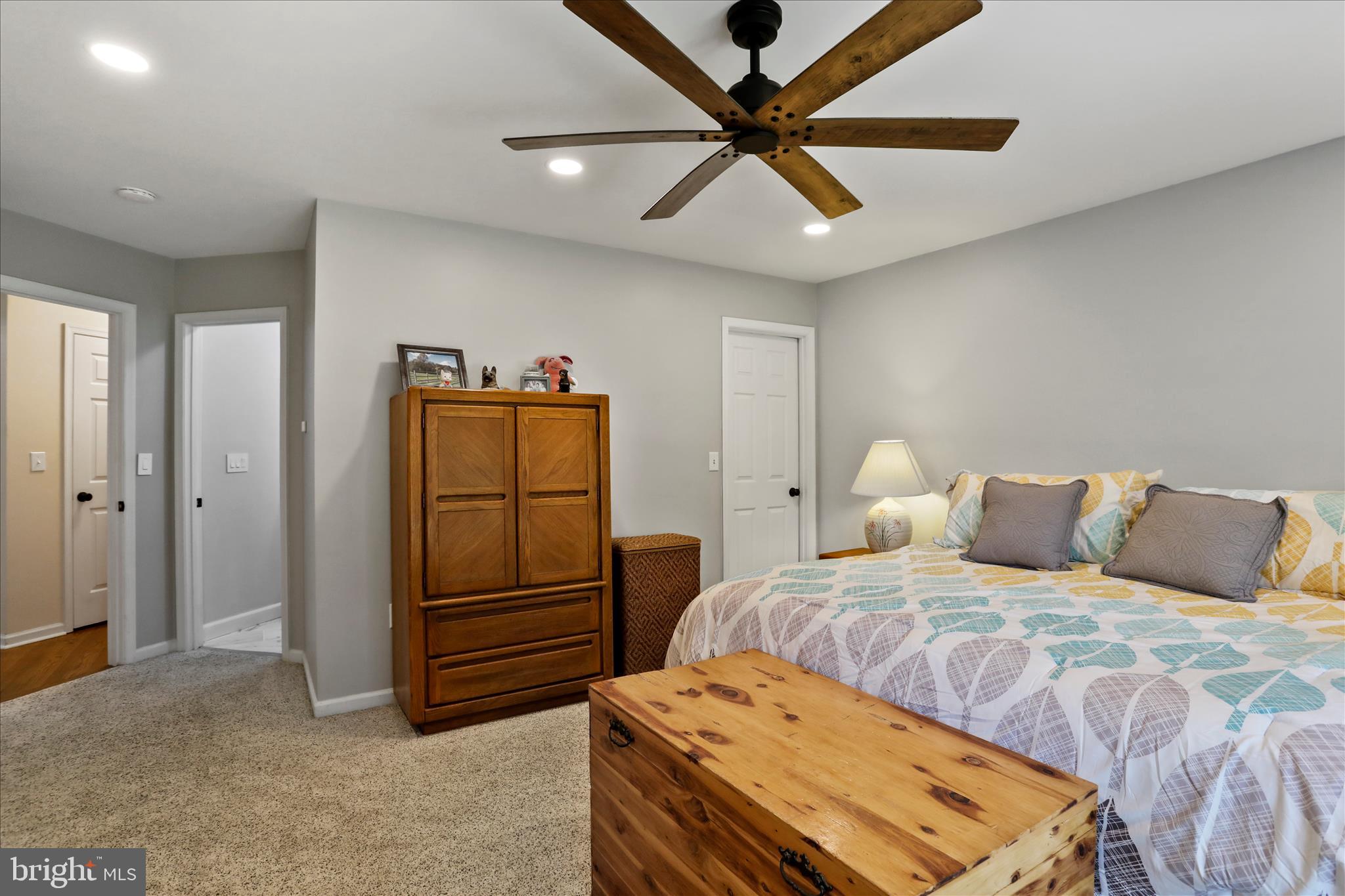 PENN NATIONAL ESTATES - Residential