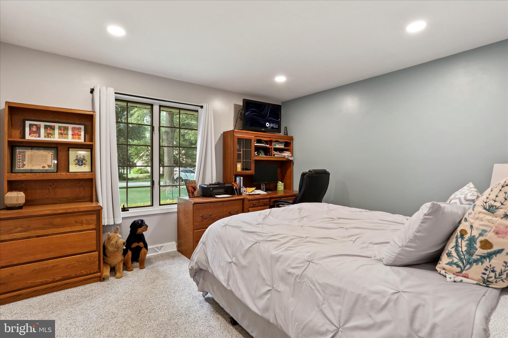 PENN NATIONAL ESTATES - Residential