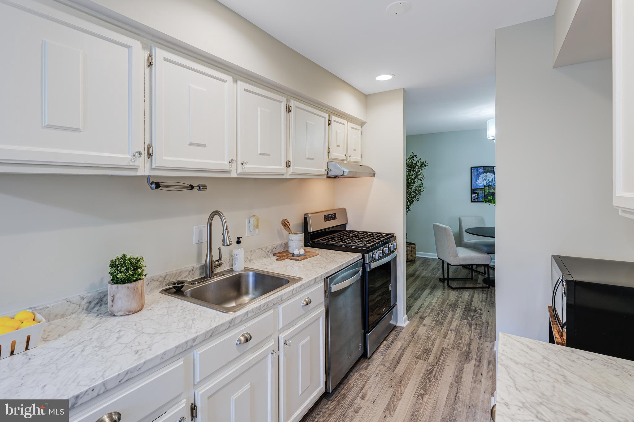 CHESTNUT GROVE - Residential Lease