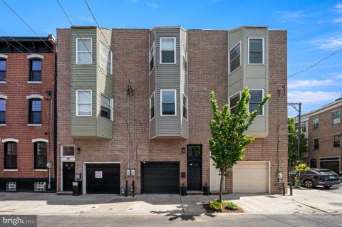 Townhouse For Sale - 929 S 18th Street<br/> PHILADELPHIA, PA 19146