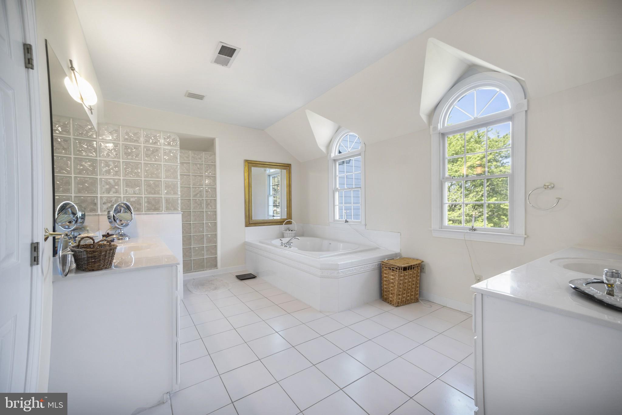 HILLHURST - Residential