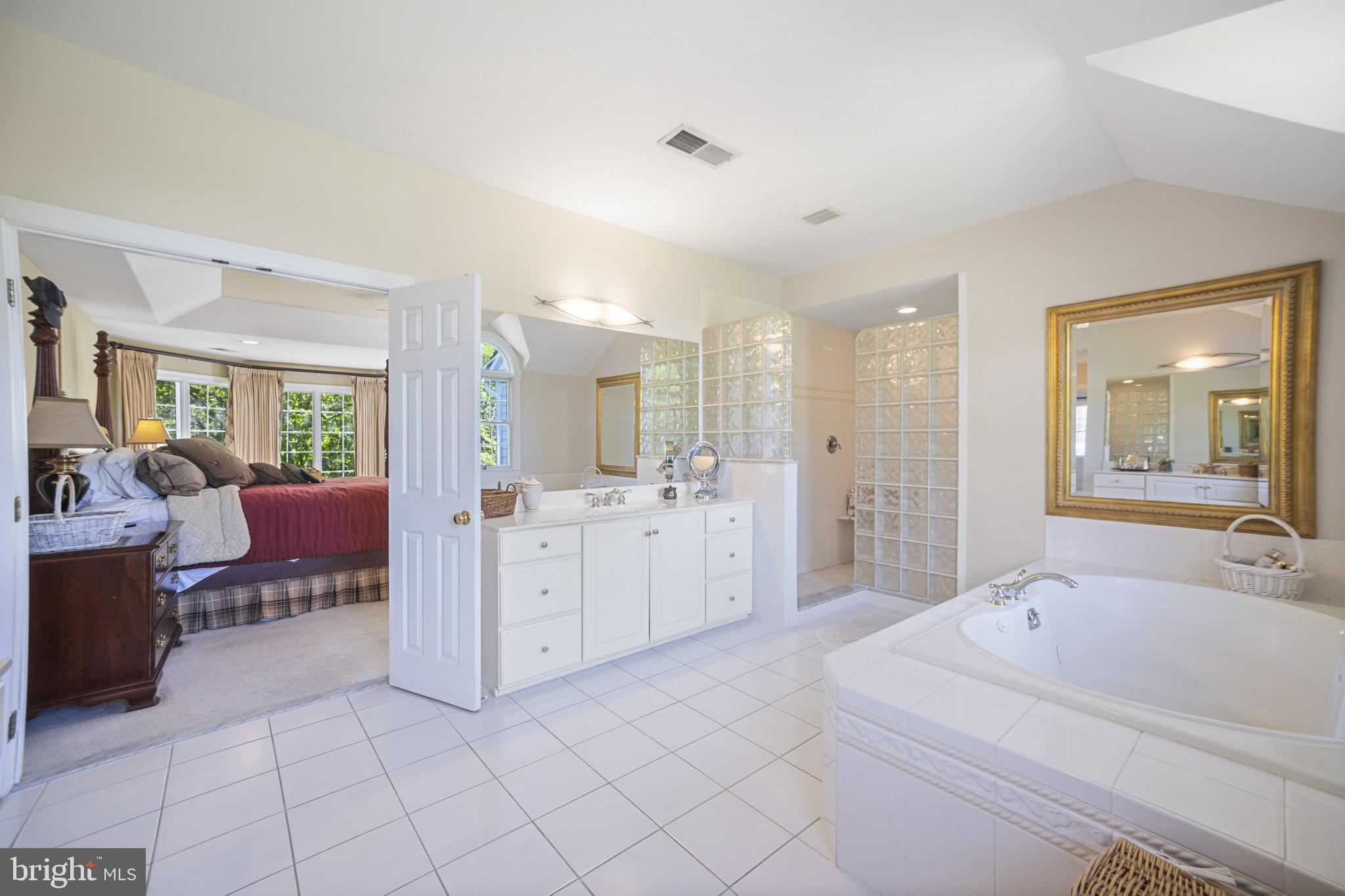 HILLHURST - Residential