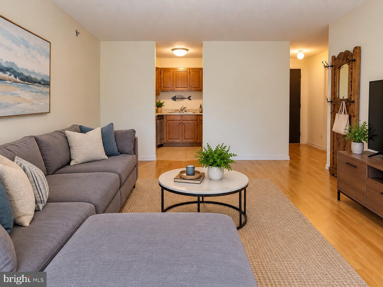 2018 WALNUT STREET 32 15C