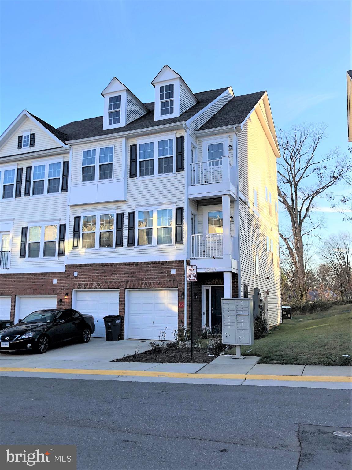 WILLIAM SQUARE - Residential Lease