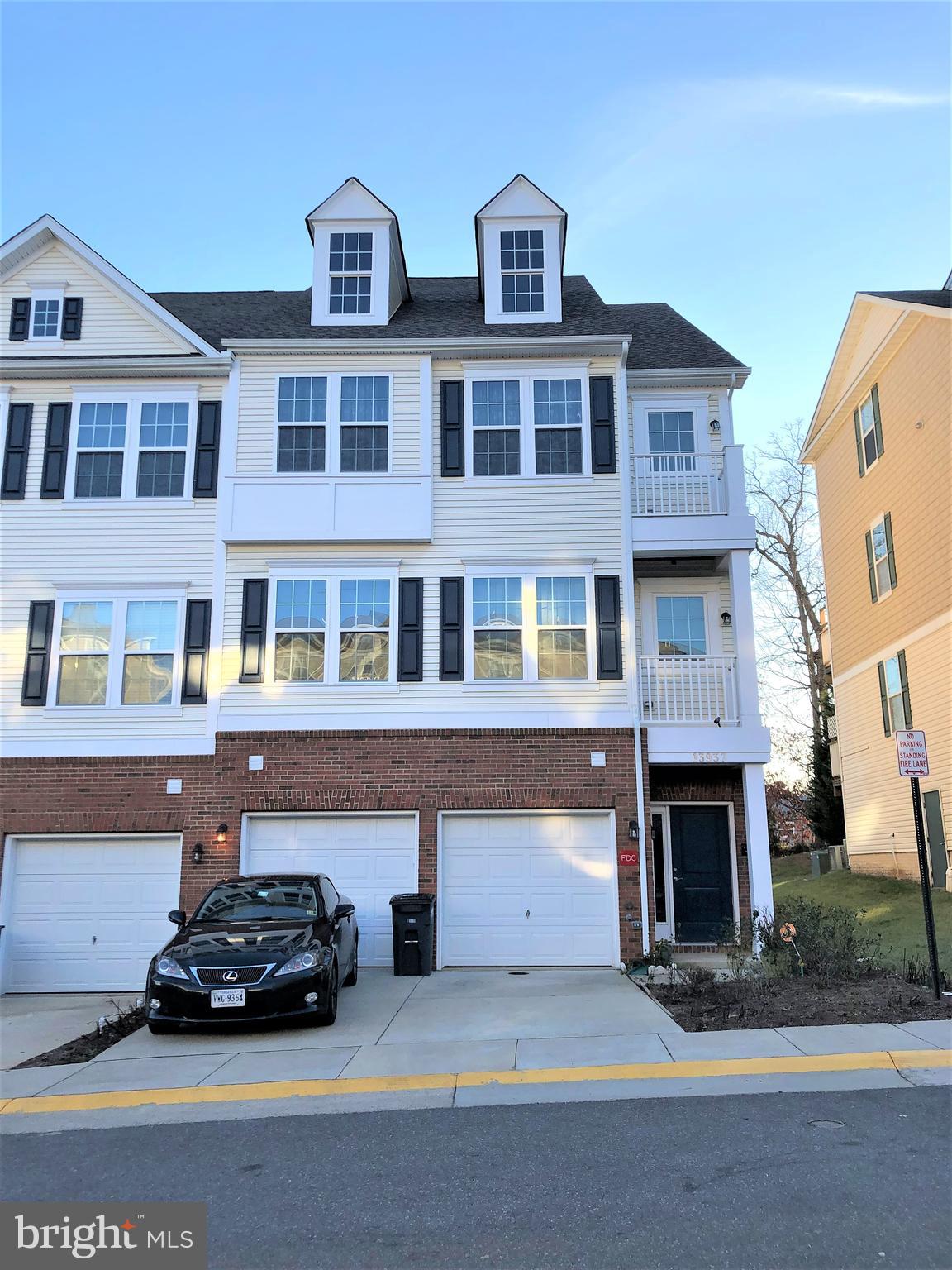 WILLIAM SQUARE - Residential Lease