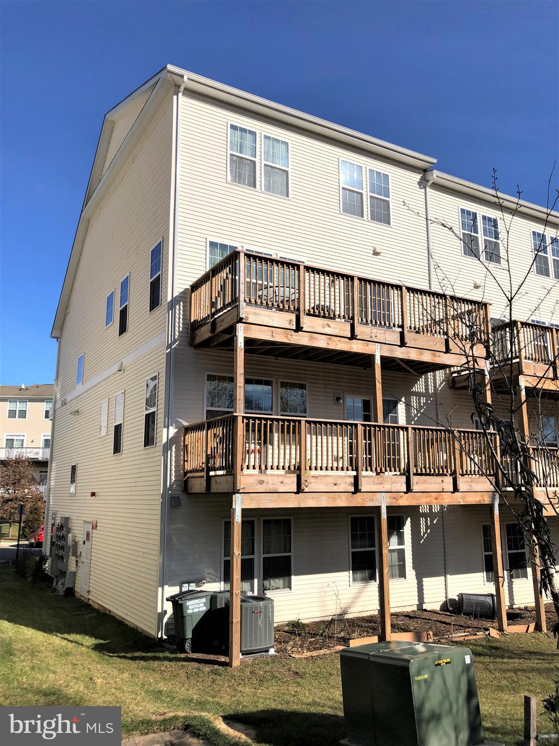 WILLIAM SQUARE - Residential Lease