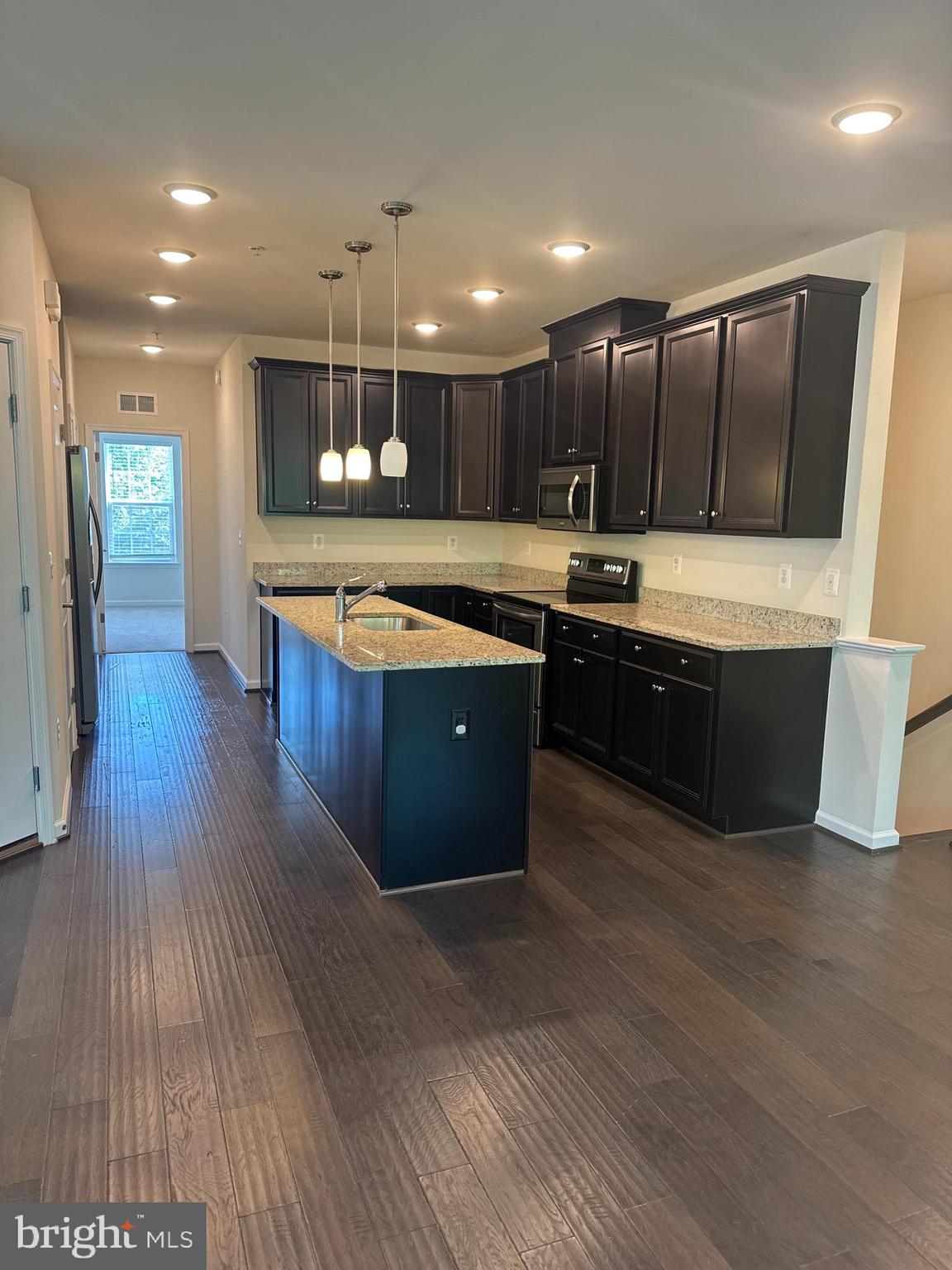 WILLIAM SQUARE - Residential Lease