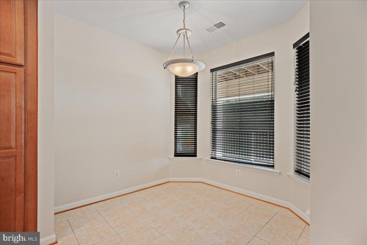 OYSTER BAY CONDOMINIUMS - Residential