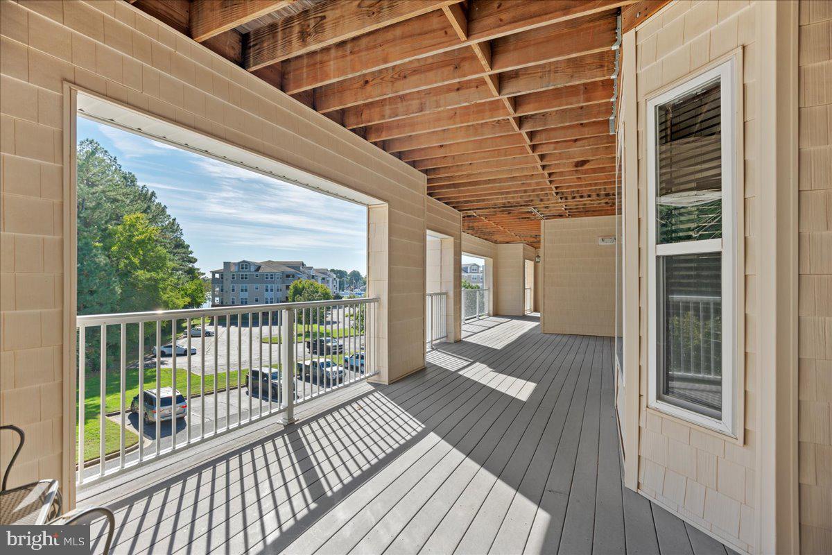 OYSTER BAY CONDOMINIUMS - Residential