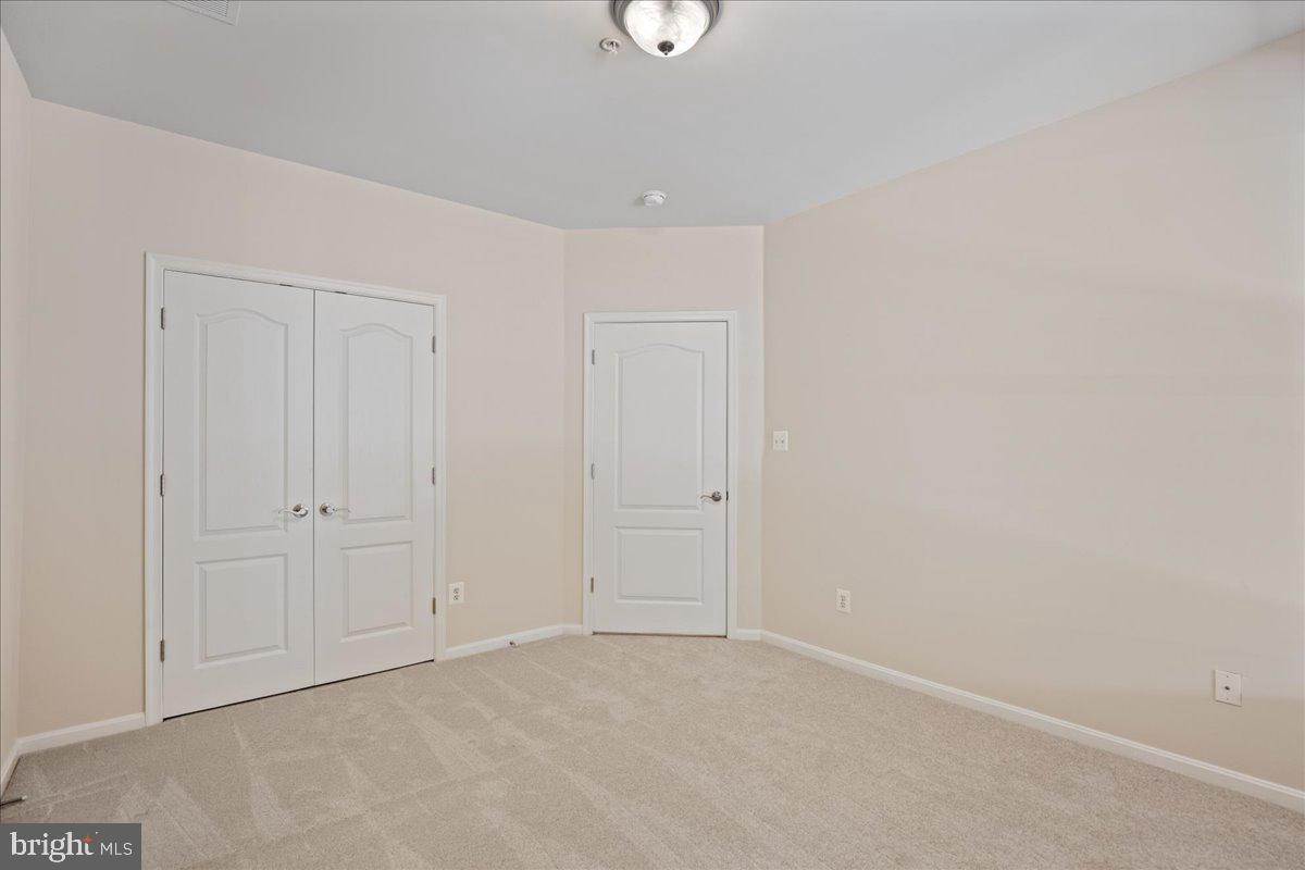 OYSTER BAY CONDOMINIUMS - Residential