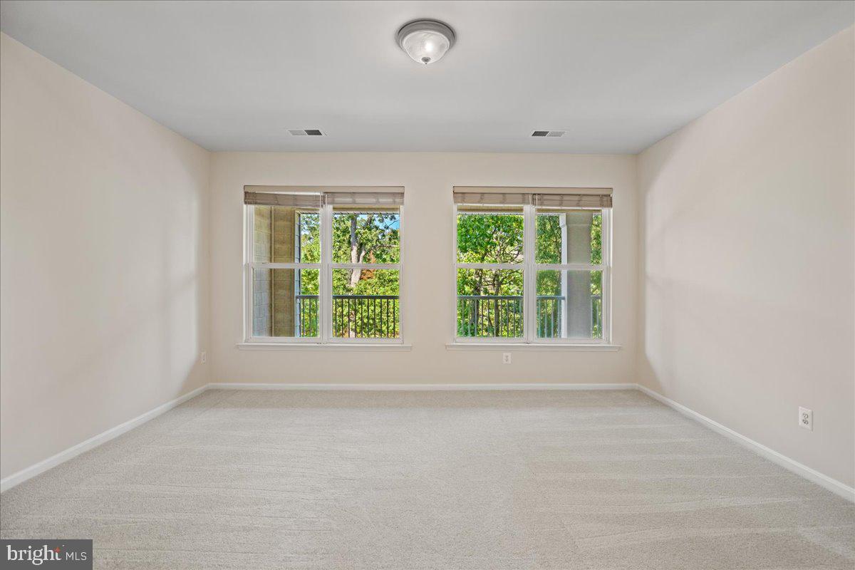 OYSTER BAY CONDOMINIUMS - Residential