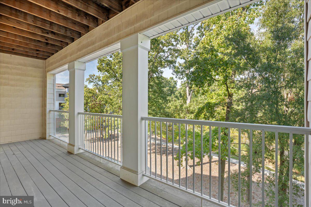 OYSTER BAY CONDOMINIUMS - Residential