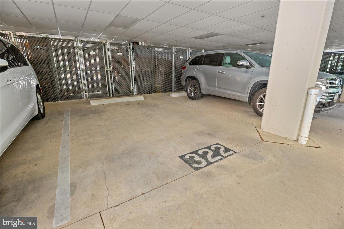 OYSTER BAY CONDOMINIUMS - Residential