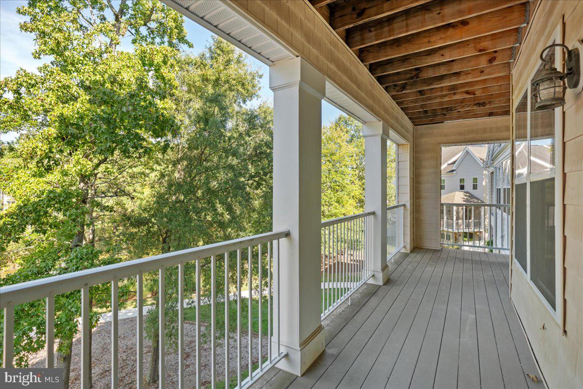 OYSTER BAY CONDOMINIUMS - Residential