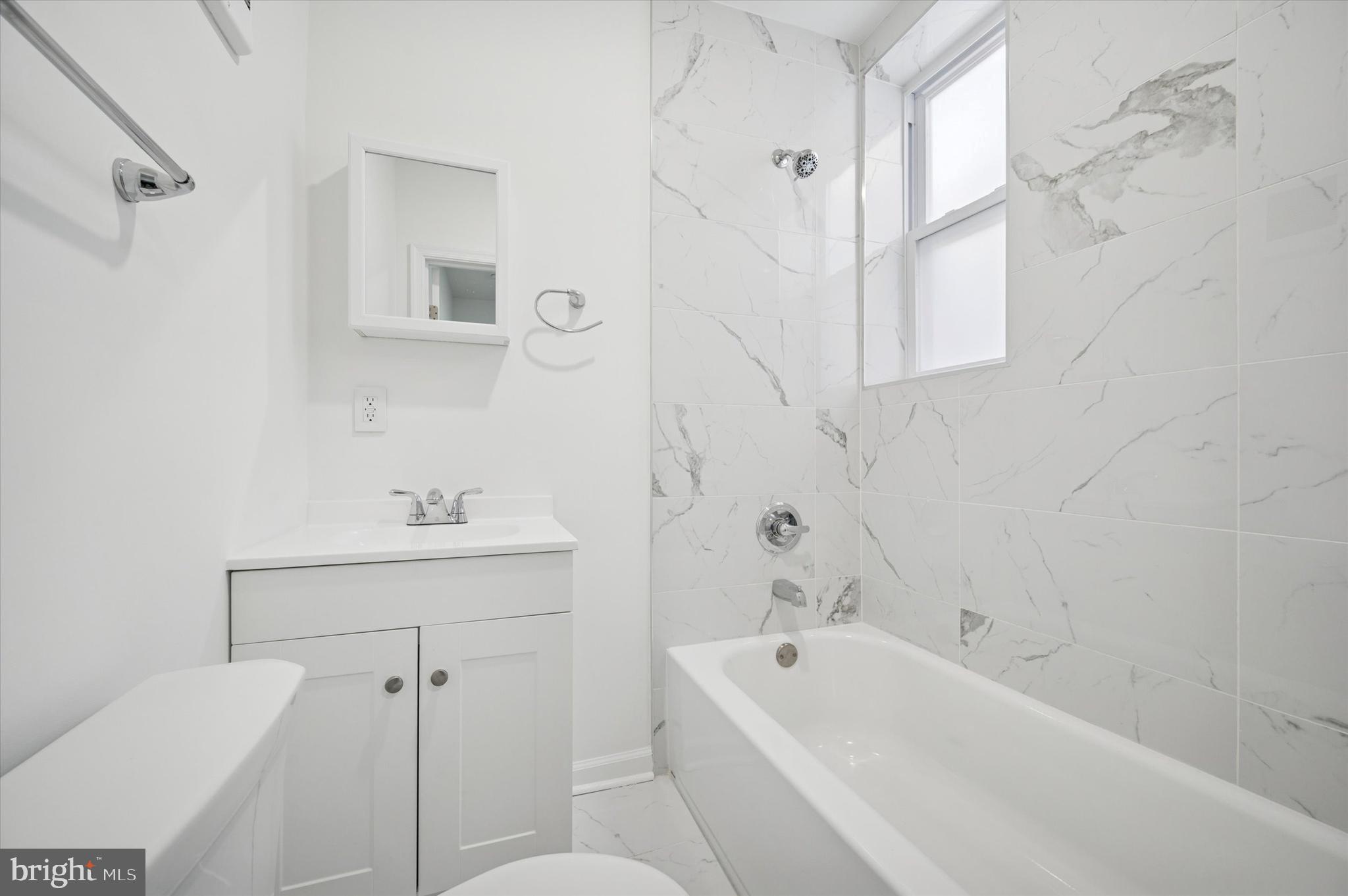 1418 W ERIE AVENUE 1