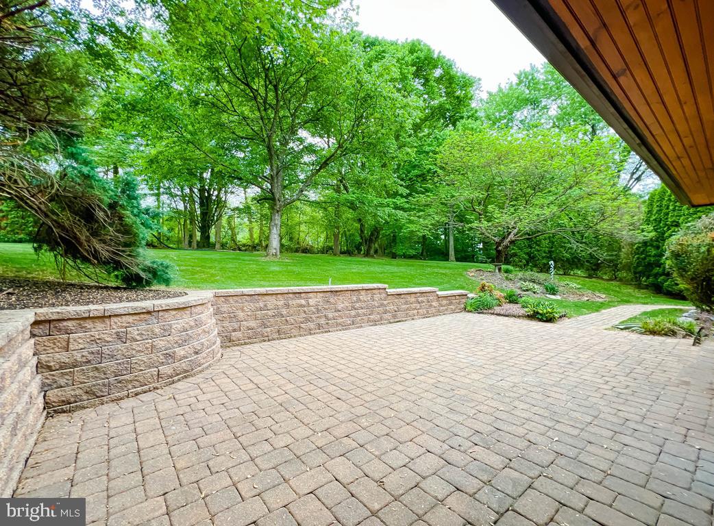 BRIGHTON MANOR - Residential