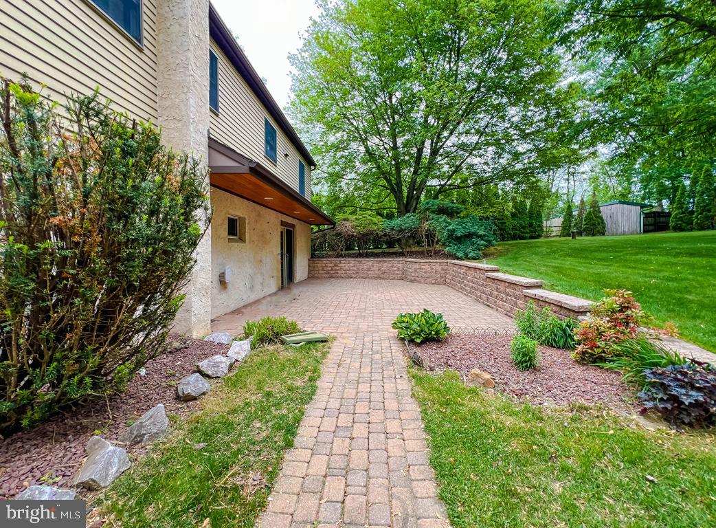 BRIGHTON MANOR - Residential