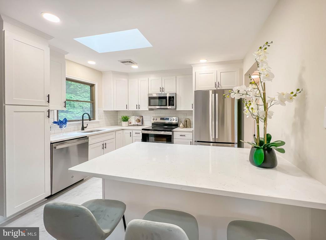 BRIGHTON MANOR - Residential