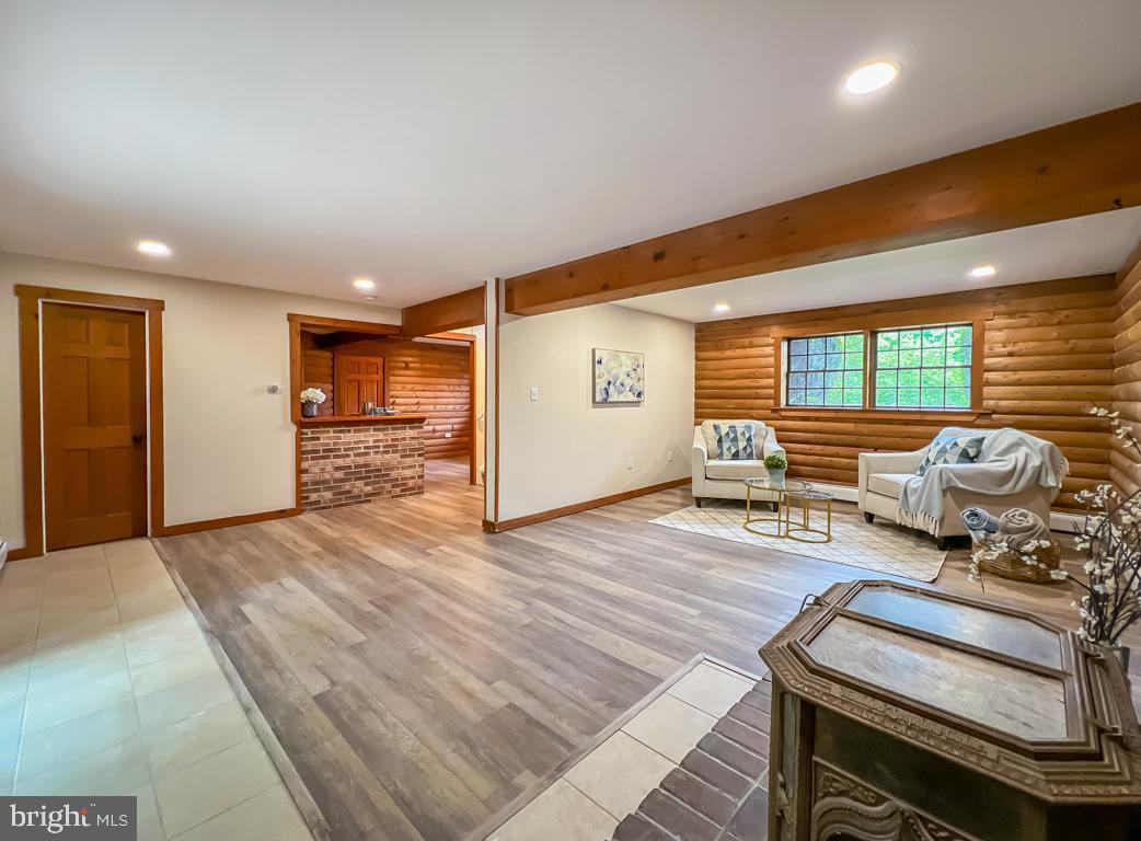 BRIGHTON MANOR - Residential