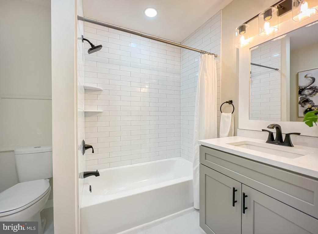 BRIGHTON MANOR - Residential