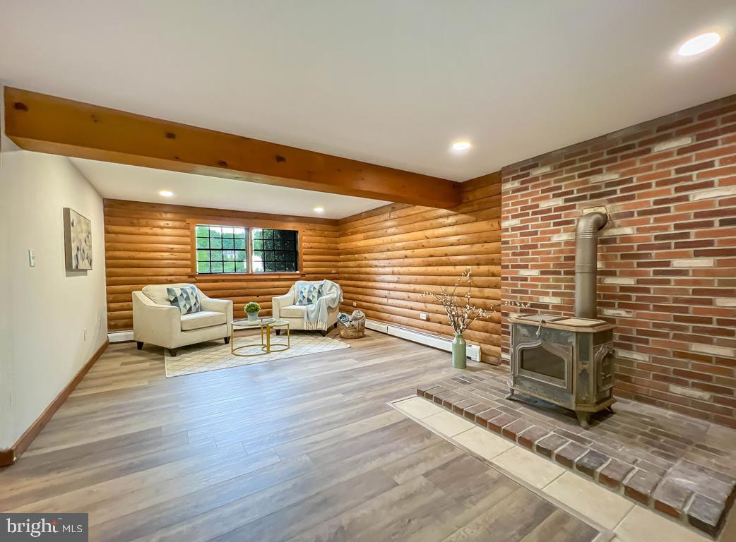 BRIGHTON MANOR - Residential