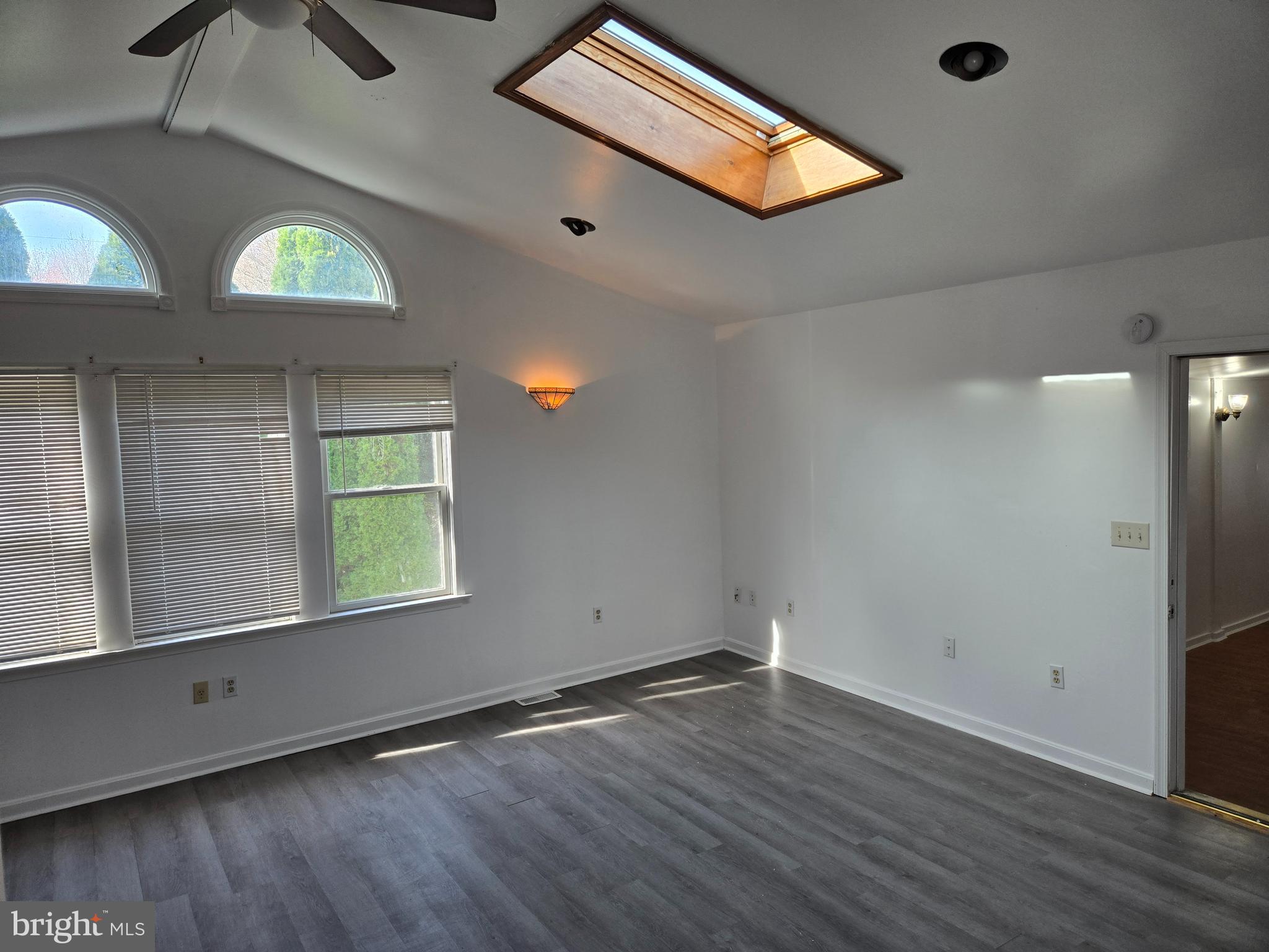 1802 STRAWBERRY AVENUE