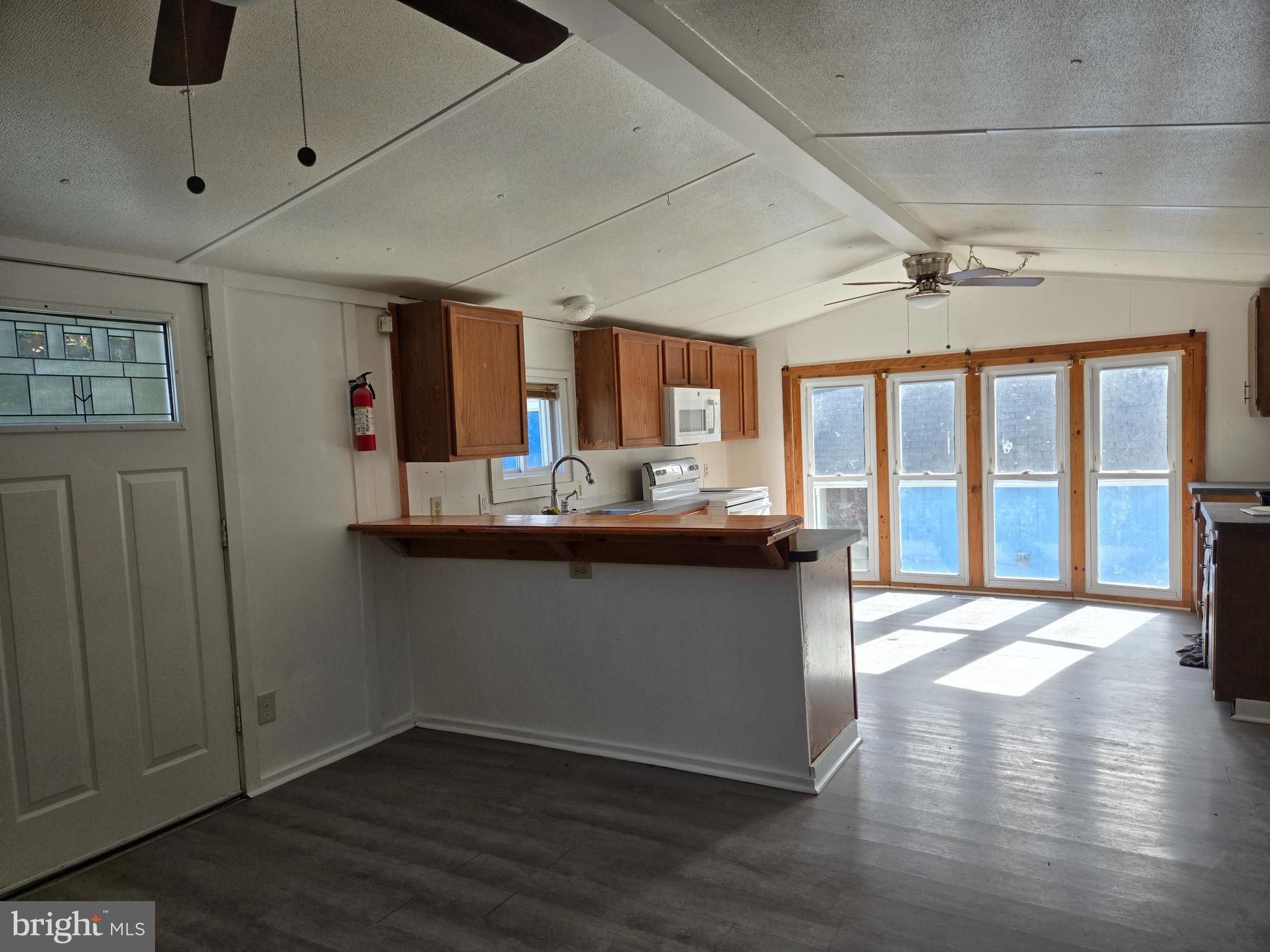 1802 STRAWBERRY AVENUE