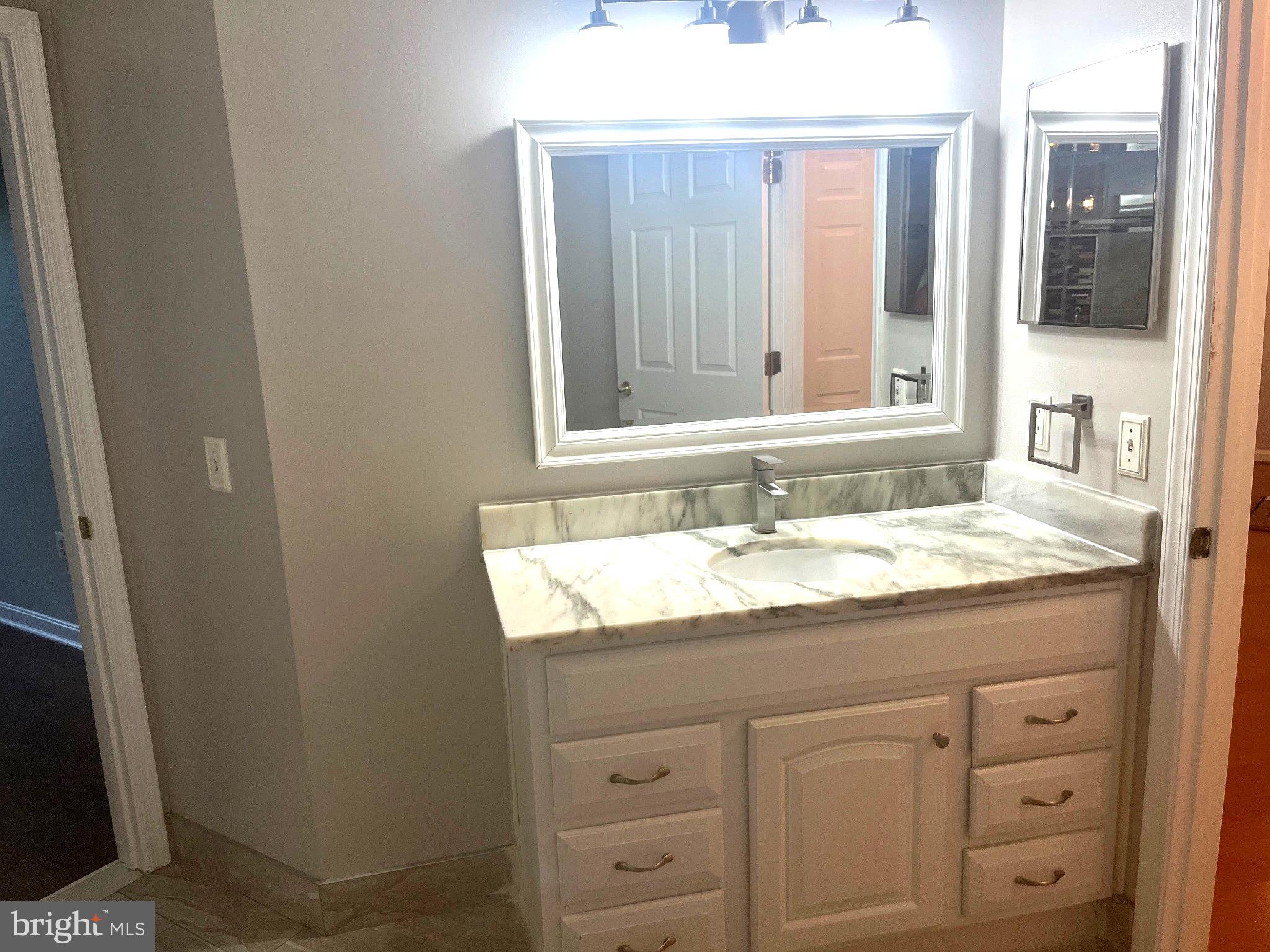 DOMINION STATION - Residential Lease