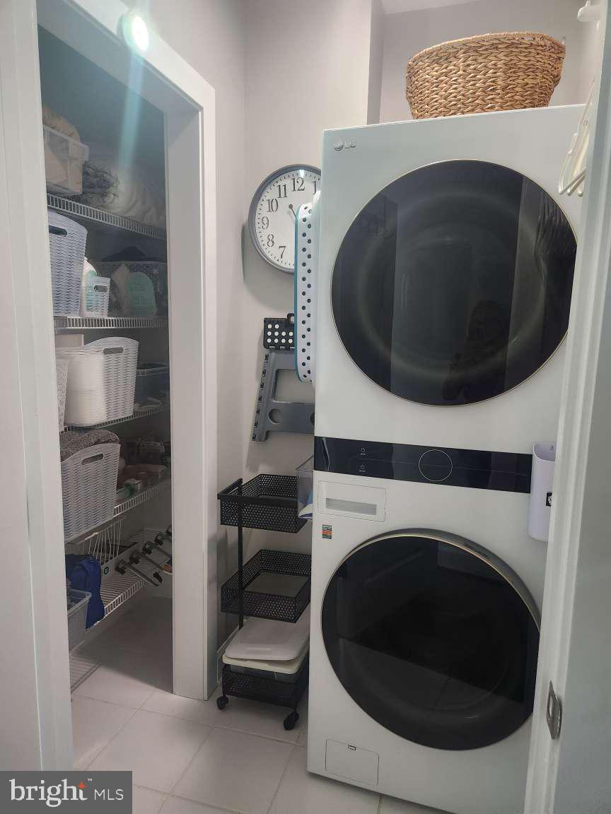 MAYFAIR ON MAIN - Residential Lease