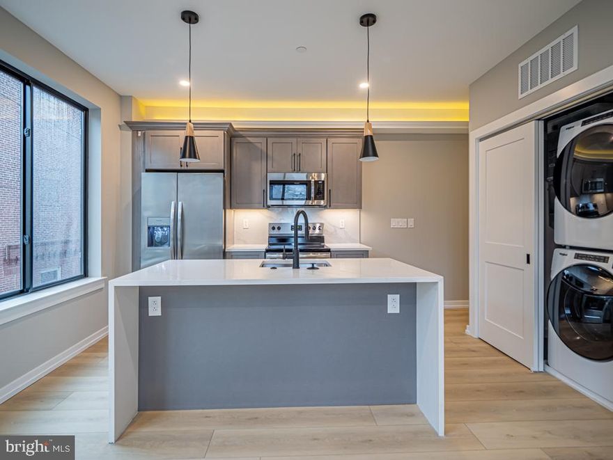 Beautiful construction in the heart of Bella Vista. Kitchen features quartz counters, stainless appliances, and seating at the island. Large living room with fantastic natural light. Bathroom features porcelain tile and large showers with rain shower heads and frameless glass shower doors. Located in a wonderful neighborhood with a walkability score of 98/100 - walk to the Italian Market, Whole Foods, Sprouts Farmers Market, Angelos Pizzeria, Starbucks, South St, Center City and much more!