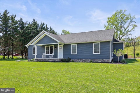 Homes For Sale - 8 Orchard Drive<br/> HANOVER, PA 17331